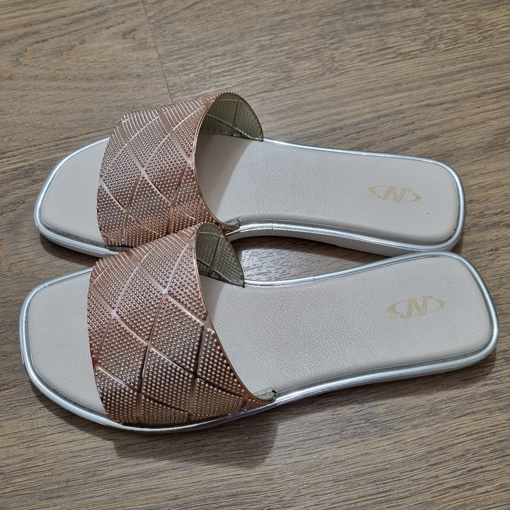 [BUNDLE!] Three Sandals, One Price  Women's Casual Blue, Black and Pink Size 7 - Picture 12 of 16